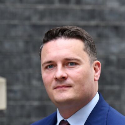 Wes Streeting Resigns as Health Secretary to Launch Leadership Challenge Against Keir Starmer