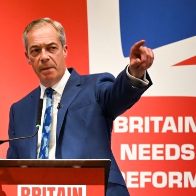 BREAKING: Farage Walks Toward the Fire, Calls Snap Election to Let Voters Decide Fate – ‘Enough is enough.’