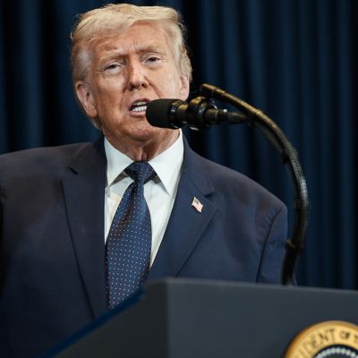 Trump signs Graham’s bill imposing sanctions on Russia