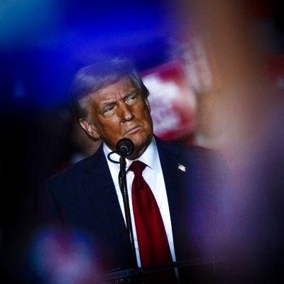 Trump plans Warren rally Friday