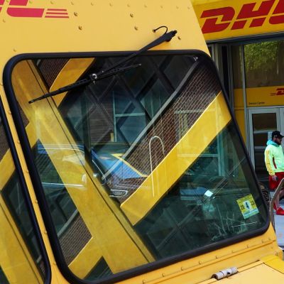 DHL to suspend global shipments of over $800 to US consumers