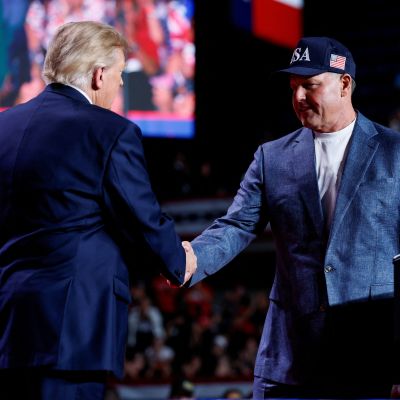 Trump to give controversial baseball icon Roger Clemens the Medal of Freedom – AOL