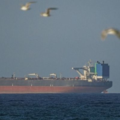 The Chinese ship passed through the Strait of Hormuz, not recognizing the US blockade!