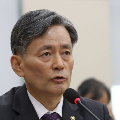 Impeached top cop Cho Ji-ho dismissed by Constitutional Court for aiding martial law decree