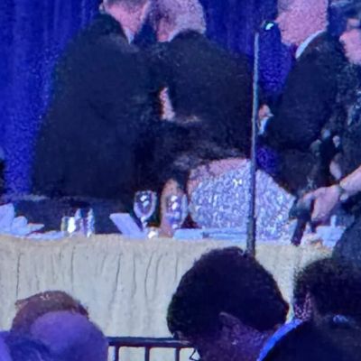 Cries of ‘Get down!’ & correspondents ‘ducked under the table’; media recalls panic and chaos at White House dinner shooting