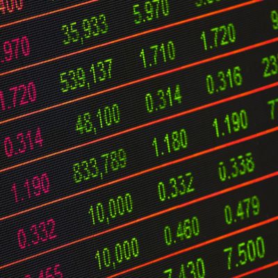 Asian Stocks Slip as Iran Strikes Lift Oil 11% for Biggest Weekly Gain Since April