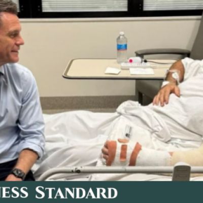 Australian PM visits Bondi Beach hero in hospital