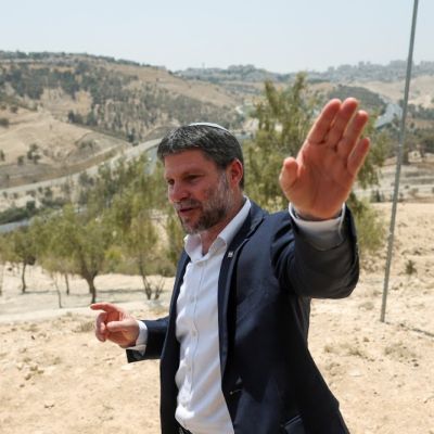 Israeli minister's housing settlement plan to divide the West Bank