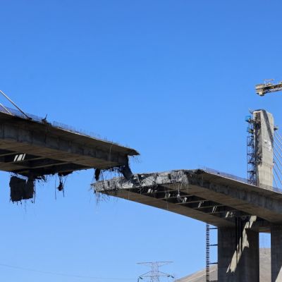 US-Iran Strikes Now Target Power, Water Facilities. Peace Hopes Recede