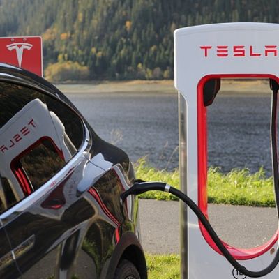 Analyst: Tesla (TSLA) Will Benefit in ‘Tough’ Environment for EV Companies Under Trump Administration