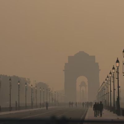 Delhi chokes under dense winter smog as AQI plunges to ‘severe’ and hazardous levels