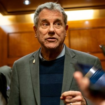 Sherrod Brown keeps Democrats on their toes in Ohio