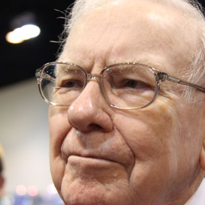 Warren Buffett’s $174 Billion Warning to Wall Street Serves Up a Bitter Truth for Investors | The Motley Fool