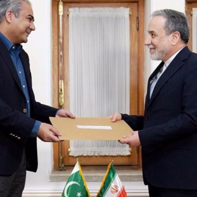 Araghchi receives Pakistani PM’s special message to Ayatollah Khamenei
