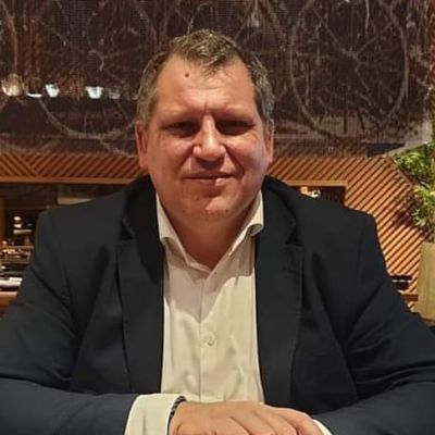 Australian engineer Robert Pether leaves Iraq five years after arrest