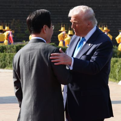 Lee, Trump hold highly-anticipated summit in Gyeongju – The Korea Times