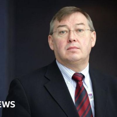 Gateshead MP Ian Mearns to retire after 41 years in politics