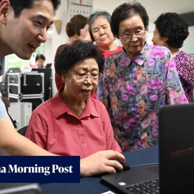 South Korea’s ‘grey digital divide’ leaves seniors pleading for help