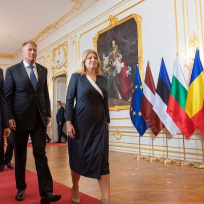 Bulgaria elects new head of state as Iotova leads polls