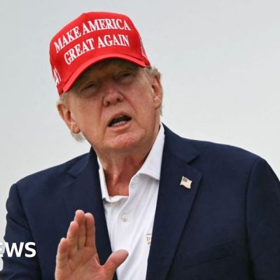 Trump threatens to bomb Oman if it ‘gets in the way’ over Iran issue