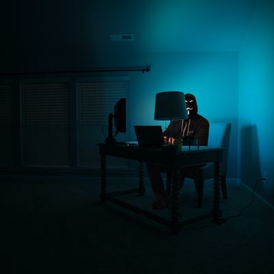 $150M Crypto Ponzi Crumbles: $41.5M Frozen In DSJ Exchange Collapse