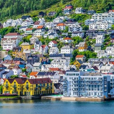 Norway’s Wealth Tax Pushes Millionaires Abroad but Strengthens Equality – EconoTimes