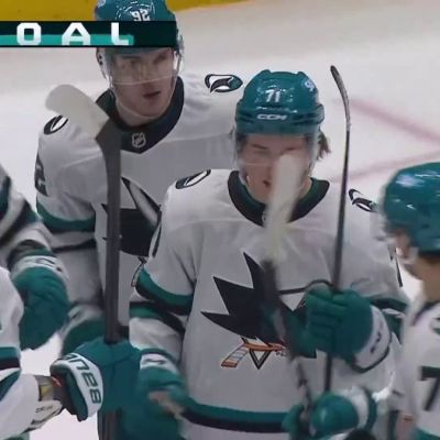 Sharks star Macklin Celebrini scores dagger goal in third period vs. Canucks