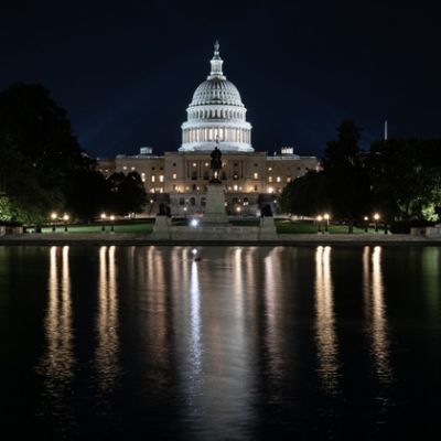US Government Shuts Down at Midnight as Senate Deadlocks on Spending
