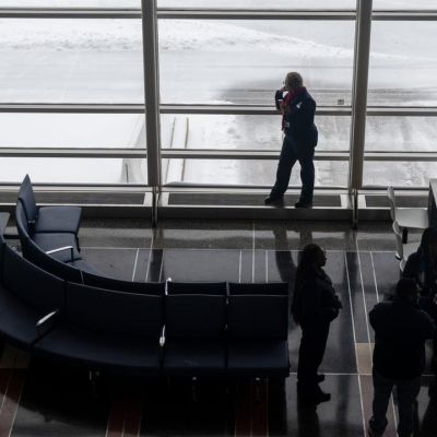Flight cancellations, delays continue after weekend winter storm