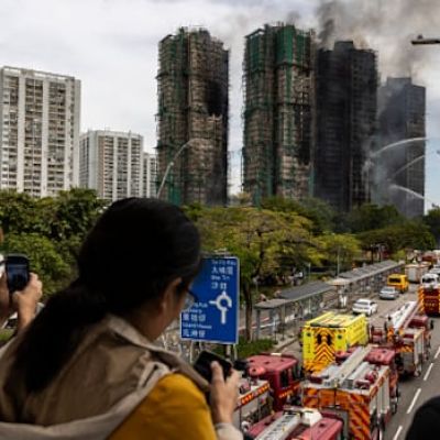 Hong Kong fire death toll rises to 65 as towers burn for 2nd day | CBC News
