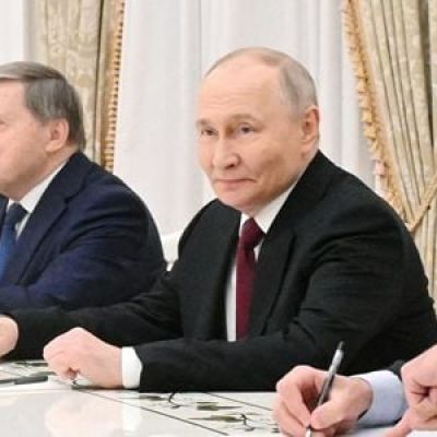 Putin-Witkoff talks at the Kremlin resume after break