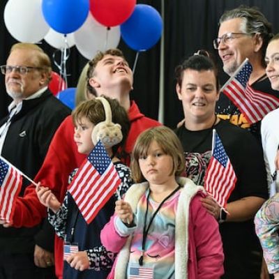 White South Africans to the front of the line as Trump slashes refugee limit | CBC News