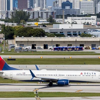 Delta Air Lines Expects $200 Million Loss From Government Shutdown