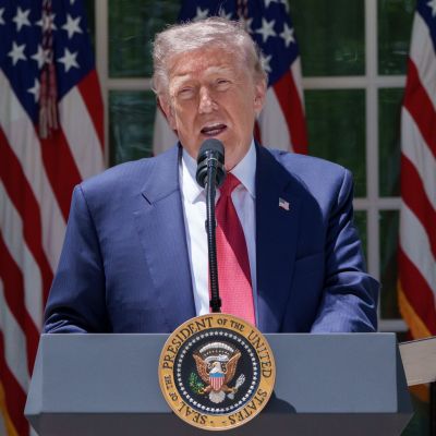 Is Donald Trump Physically Fit to Serve As President? Cardiologist Slams White House Lack Of Candour