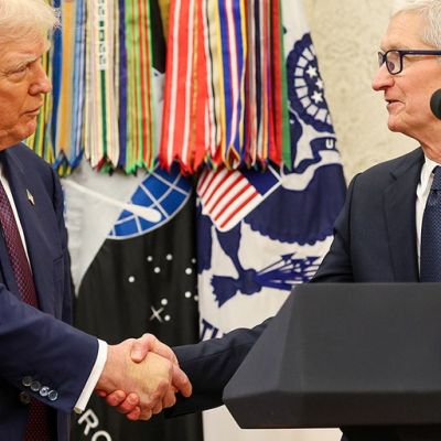 Apple to work with Intel on US chip design and production, Trump says