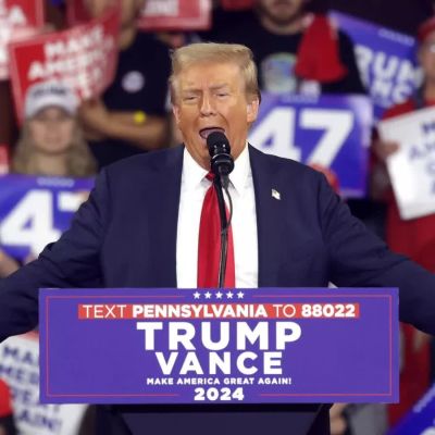 Donald Trump’s chances of winning election rise with bookmakers