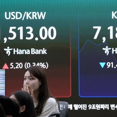 Asian markets retreat after rebounding AI stocks send the S&P 500 to brink of a new record