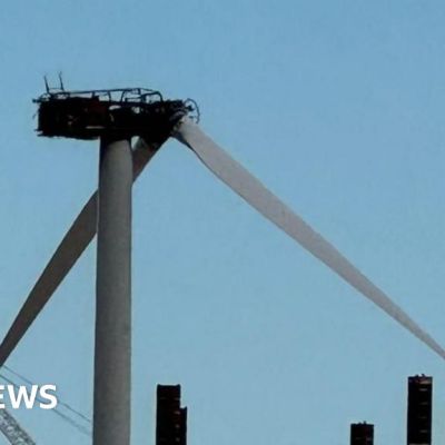 Fire-damaged Scroby Sands wind turbine getting removed