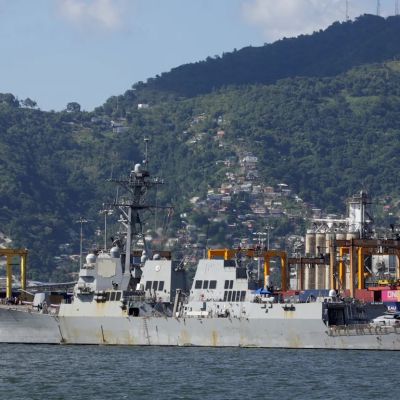 Venezuela suspends Trinidad and Tobago gas accord over US warship visit