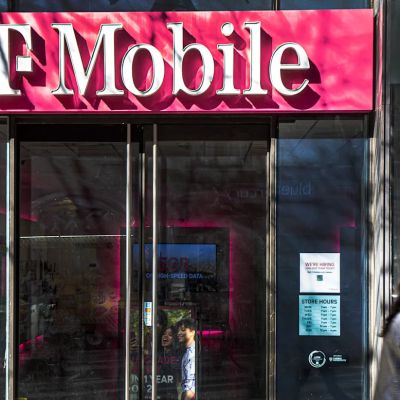 T-Mobile CEO: Tariffs on phones will have to be eaten by consumers