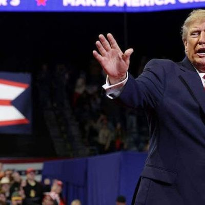 Trump rally crowd chants ‘deport’ as president rips Ilhan Omar after federal raid