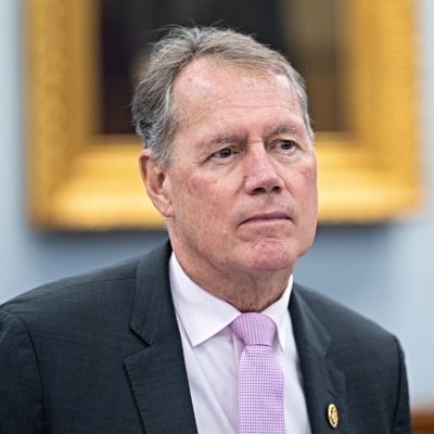 HI: Rep. Ed Case Fends Off Progressive Challenger in Democrat Primary