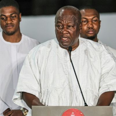 Ghana opposition leader Mahama officially wins election