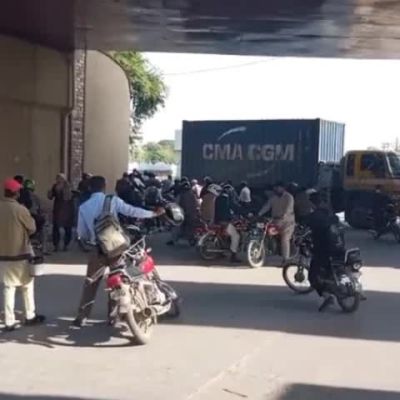 Traffic alert: Major roads to Islamabad closed, commuters advised to stay updated