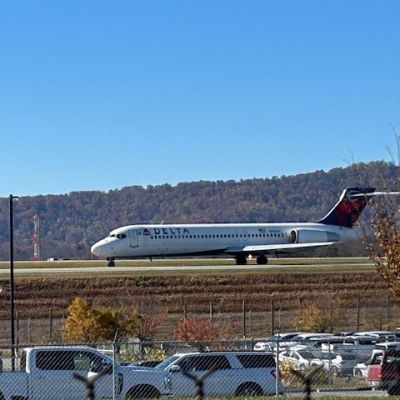 Asheville passengers brace for major flight delays as FAA orders cuts amid govt. shutdown