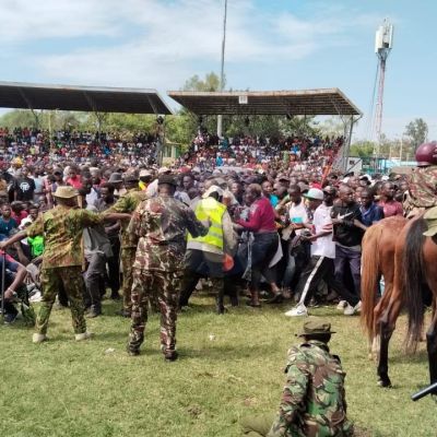 Police struggle to control large crowds during Raila’s body viewing in Kisumu