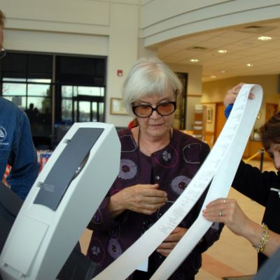 US state accidentally makes voting system passwords public  —  RT World News