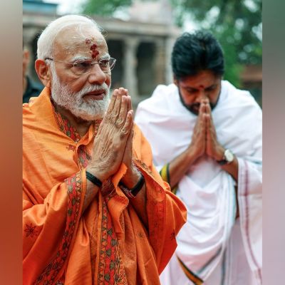 PM Modi Celebrates Deepavali with a Call for Unity and Growth in India | Headlines
