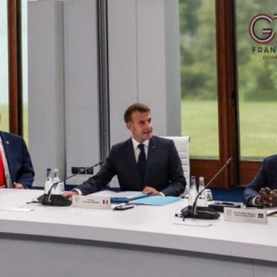 Meloni quits smoking, Macron left watch behind, Instagram and football banter: What leaders said when they thought the mics were off G7 Summit – The Tribune