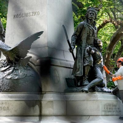 Trump to D.C.: I’ll clean up the graffiti. Gee, thanks, Don!